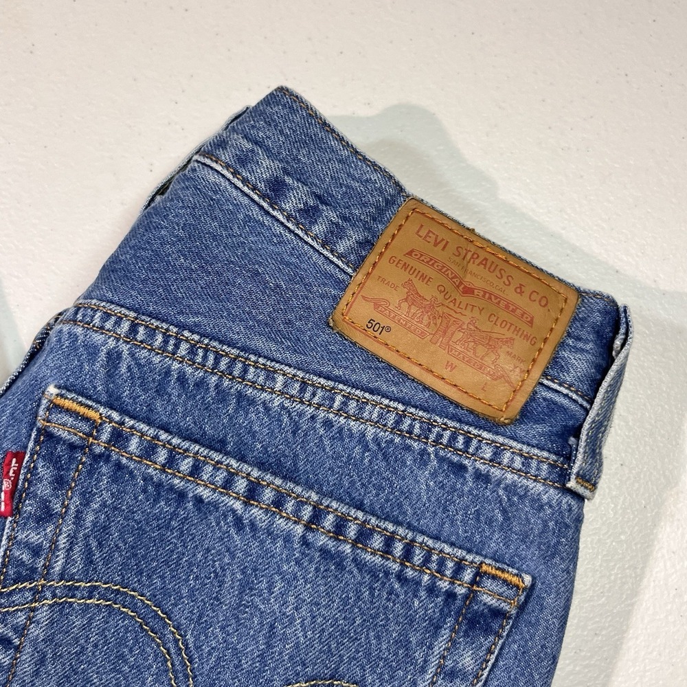 Levi's 501‎ Women's  Original 28x26 Premium Denim Blue Jeans EUC